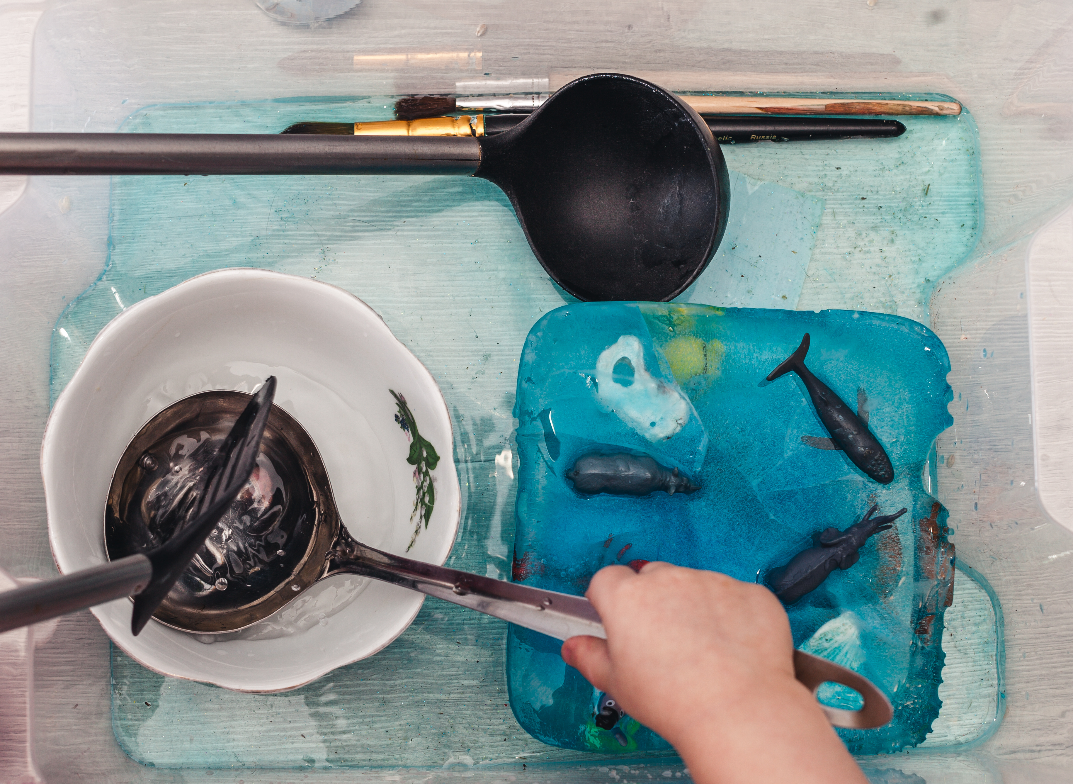 ice melt tray with animal figurines